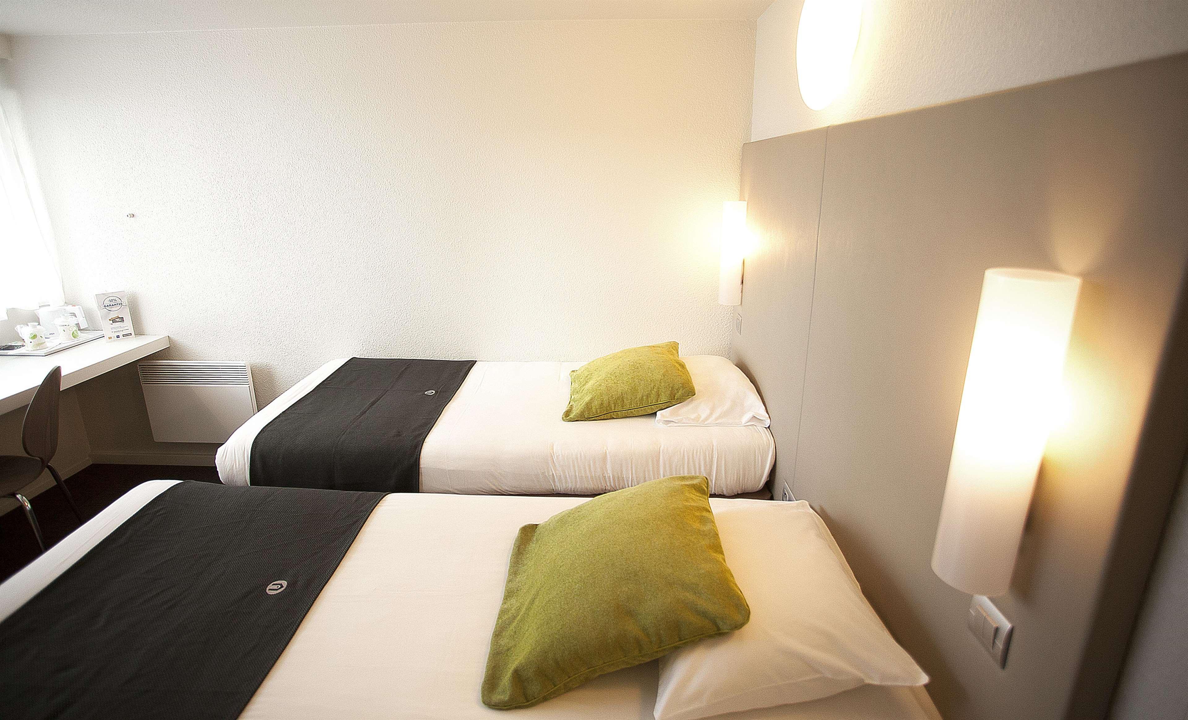 Campanile Melun Sud - Dammarie Les Lys Hotel Bagian luar foto