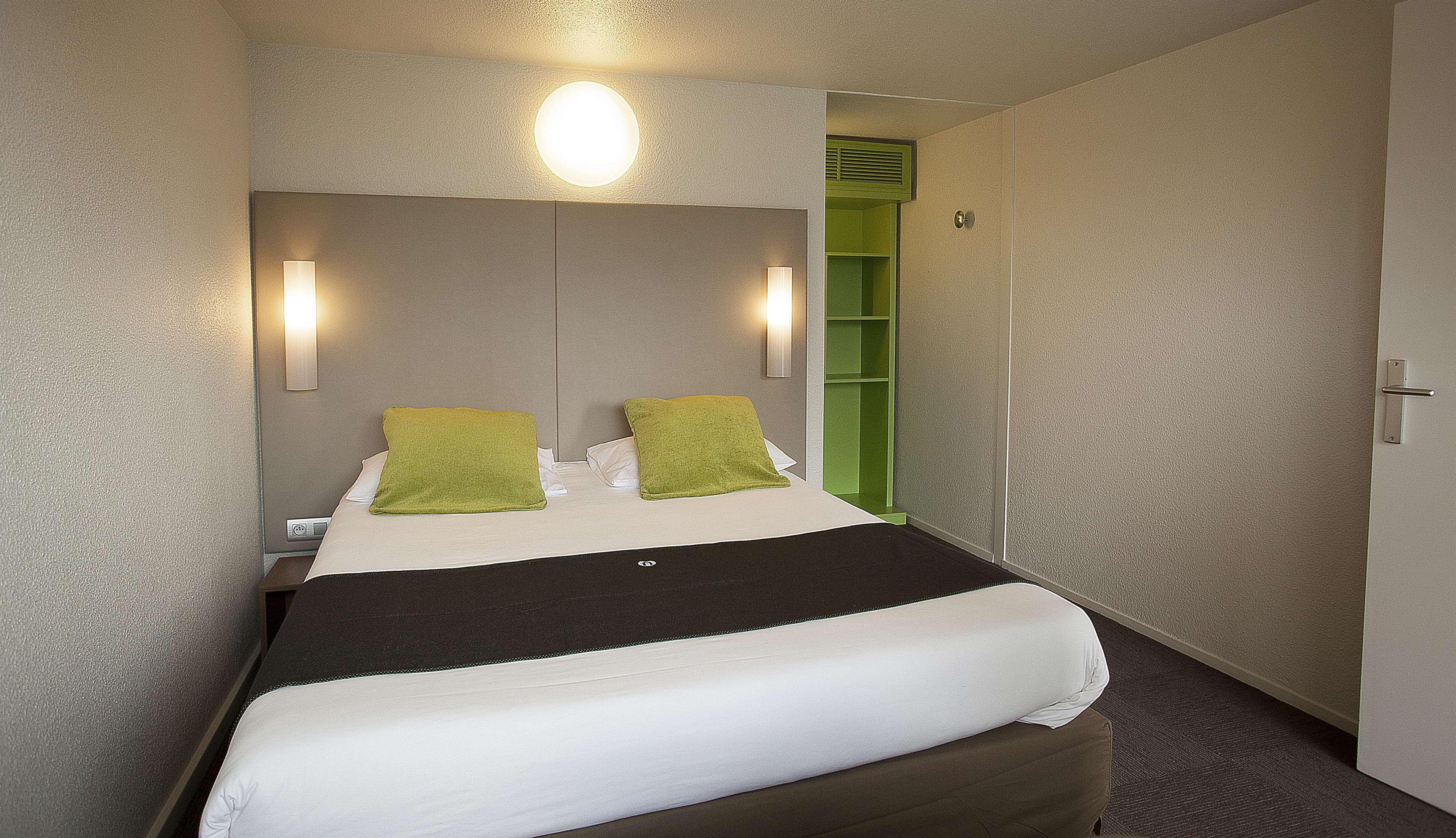 Campanile Melun Sud - Dammarie Les Lys Hotel Bagian luar foto